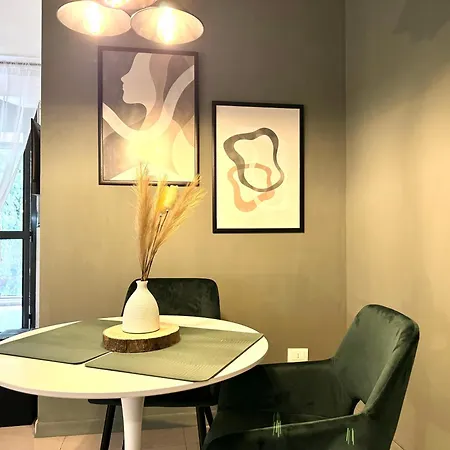 Elegant With Balcony, Free Parking, & Wifi * 佩鲁贾