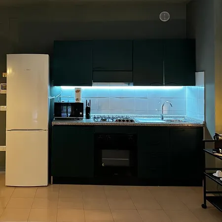 Апартаменты Elegant With Balcony, Free Parking, & Wifi Перуджа