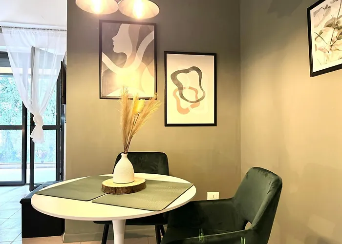 Elegant With Balcony, Free Parking, & Wifi * Перуджа